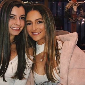 Meet your Posher, Caroline